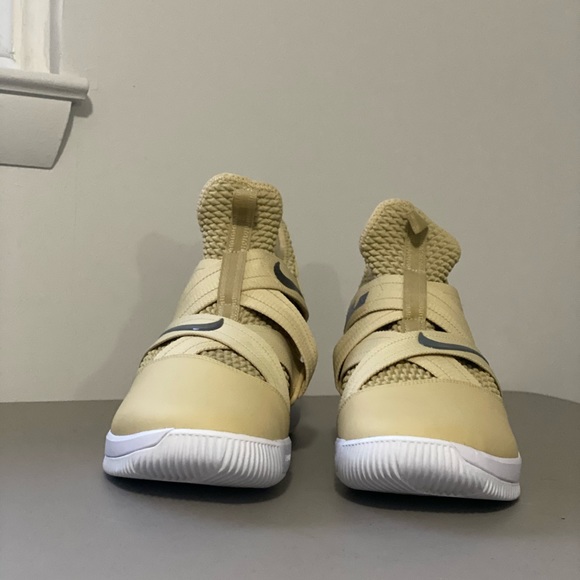Nike Lebron Zoom Soldier 12 Team Gold size 12.5 - Picture 3 of 10
